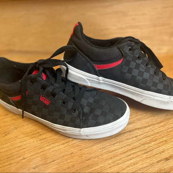 Like new youth vans size 5.5. - Picture 1 of 5